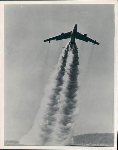 B-47_JATO_takeoff_1952_press_photo2.JPG